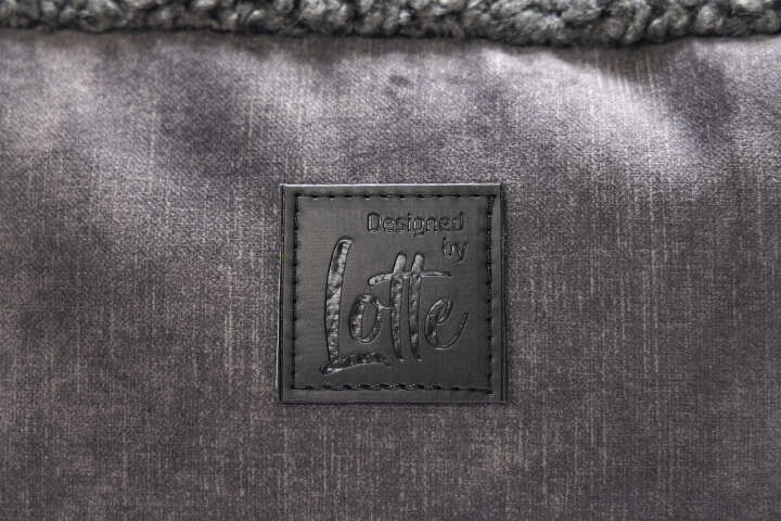 Designed by Lotte Hundekissen Yndis